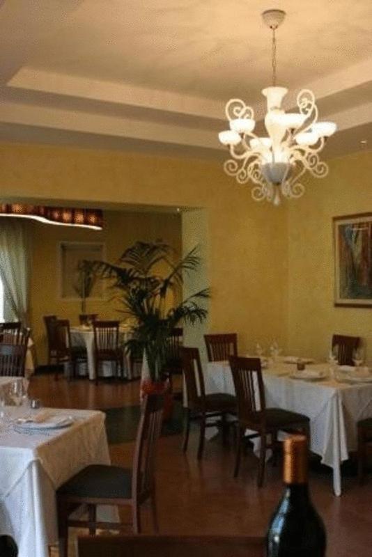 Relais Villa Fornari Камерино Екстериор снимка