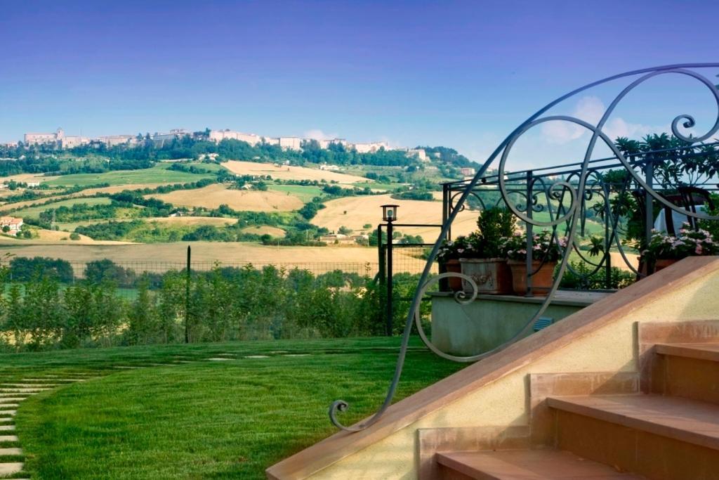 Relais Villa Fornari Камерино Екстериор снимка